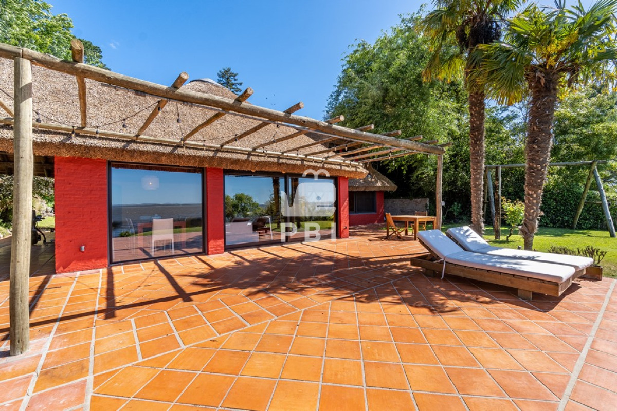 Q2FzYSA0IERPUk1JVE9SSU9TIGVuIExhZ3VuYSBkZWwgU2F1Y2UgLCBQdW50YSBCYWxsZW5hIC0gUmVmIDogUEJJMjQ1NA==