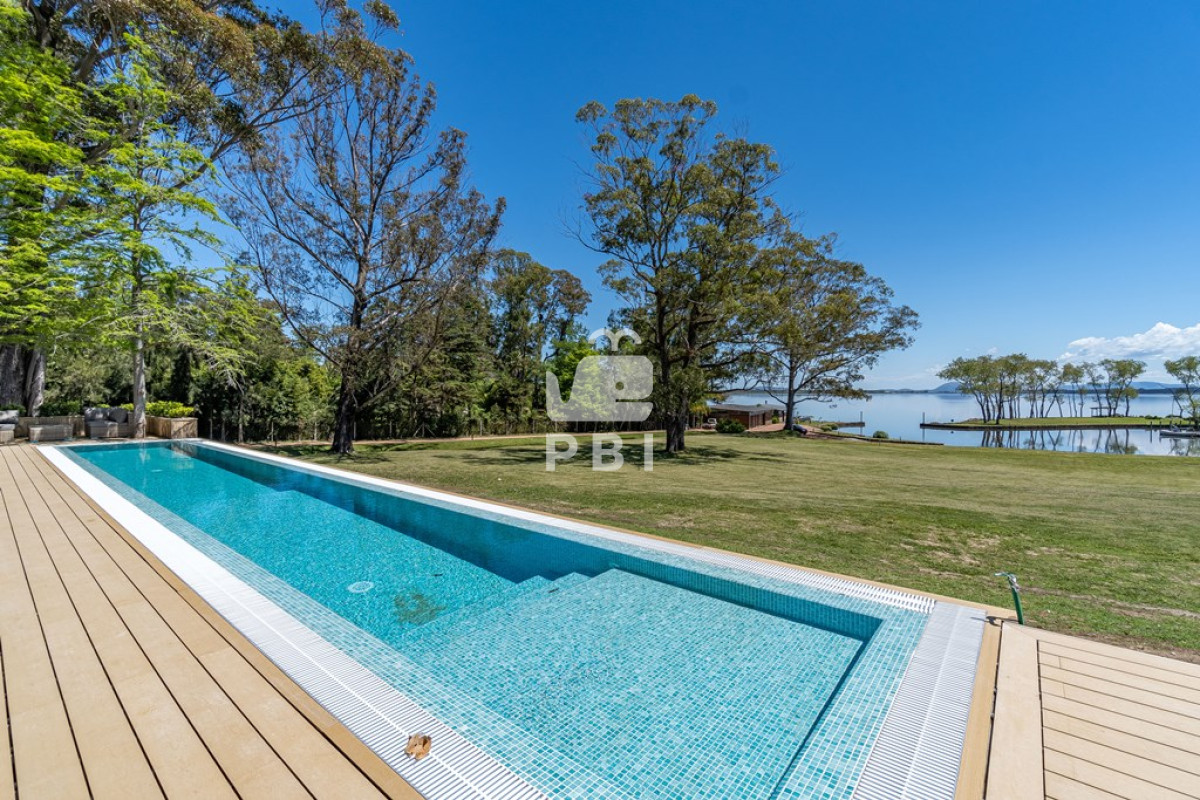 Q2FzYSBkZSAzIGRvcm1pdG9yaW9zIGVuIGJhcnJpbyBwcml2YWRvIC0gUmVmIDogUEJJMzIzOQ==