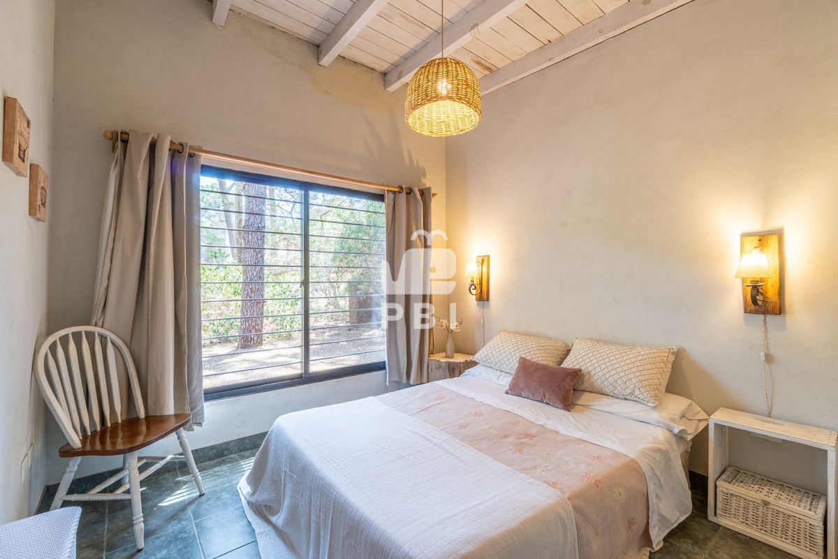 Q2FzYSBkZSAyIGRvcm1pdG9yaW9zIGVuIENsdWIgZGVsIExhZ28sIFB1bnRhIEJhbGxlbmEgLSBSZWYgOiBQQkkyNjMz