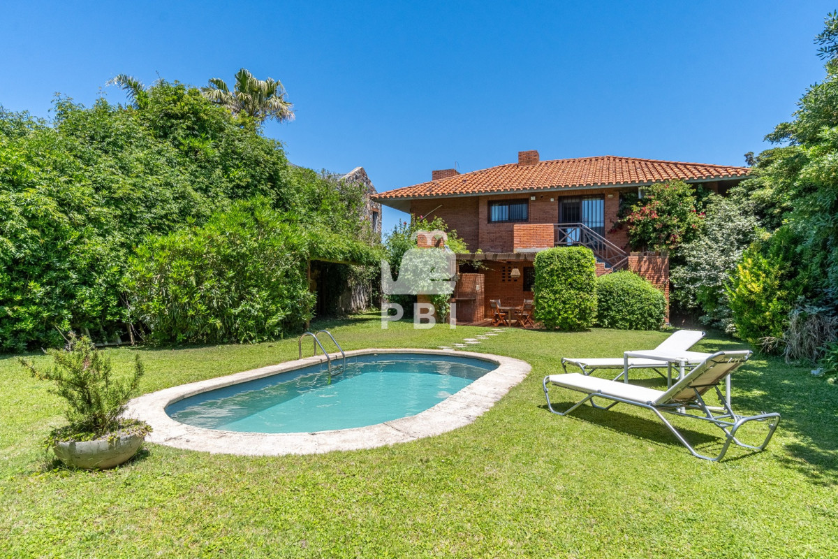 Q2FzYSBkZSAzIGRvcm1pdG9yaW9zIGVuIFRpbyBUb20sIFB1bnRhIEJhbGxlbmEgLSBSZWYgOiBQQkkxNTM5MQ==