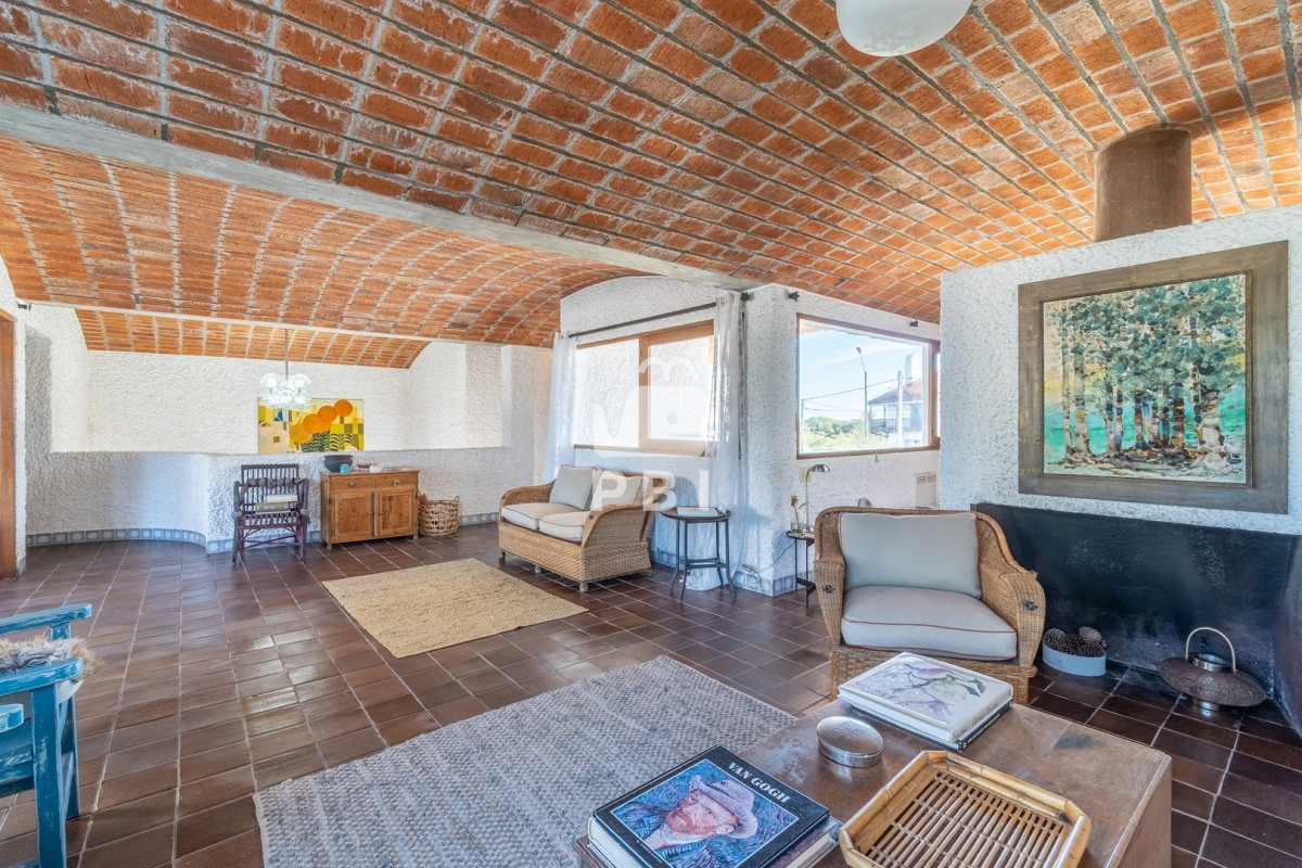 SW52ZXJ0w60gZW4gQ2FsaWRhZDogUHJvcGllZGFkIGRlIDQgRG9ybWl0b3Jpb3MgZW4gUHVudGEgZGVsIEVzdGUgLSBSZWYgOiBQQkkxMzgzOA==