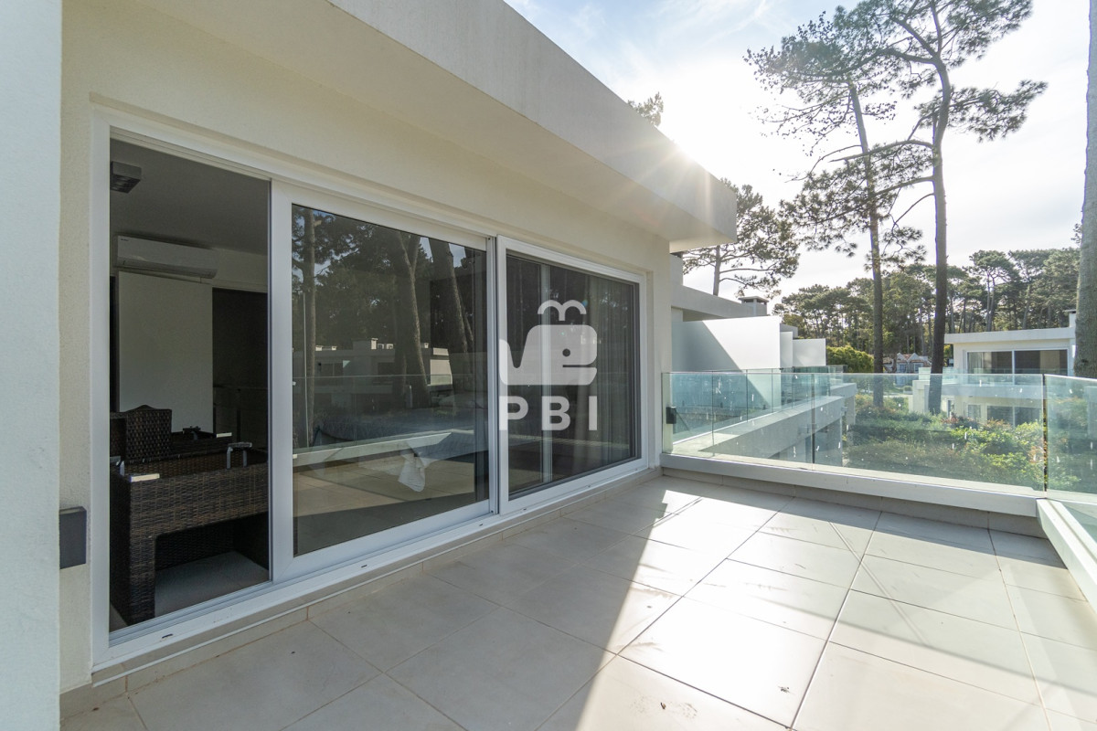 Q2FzYSBlbiBHYXJkZW5zIFZpZXcsIFB1bnRhIEJhbGxlbmEgLSBSZWYgOiBQQkkxNDA4NA==