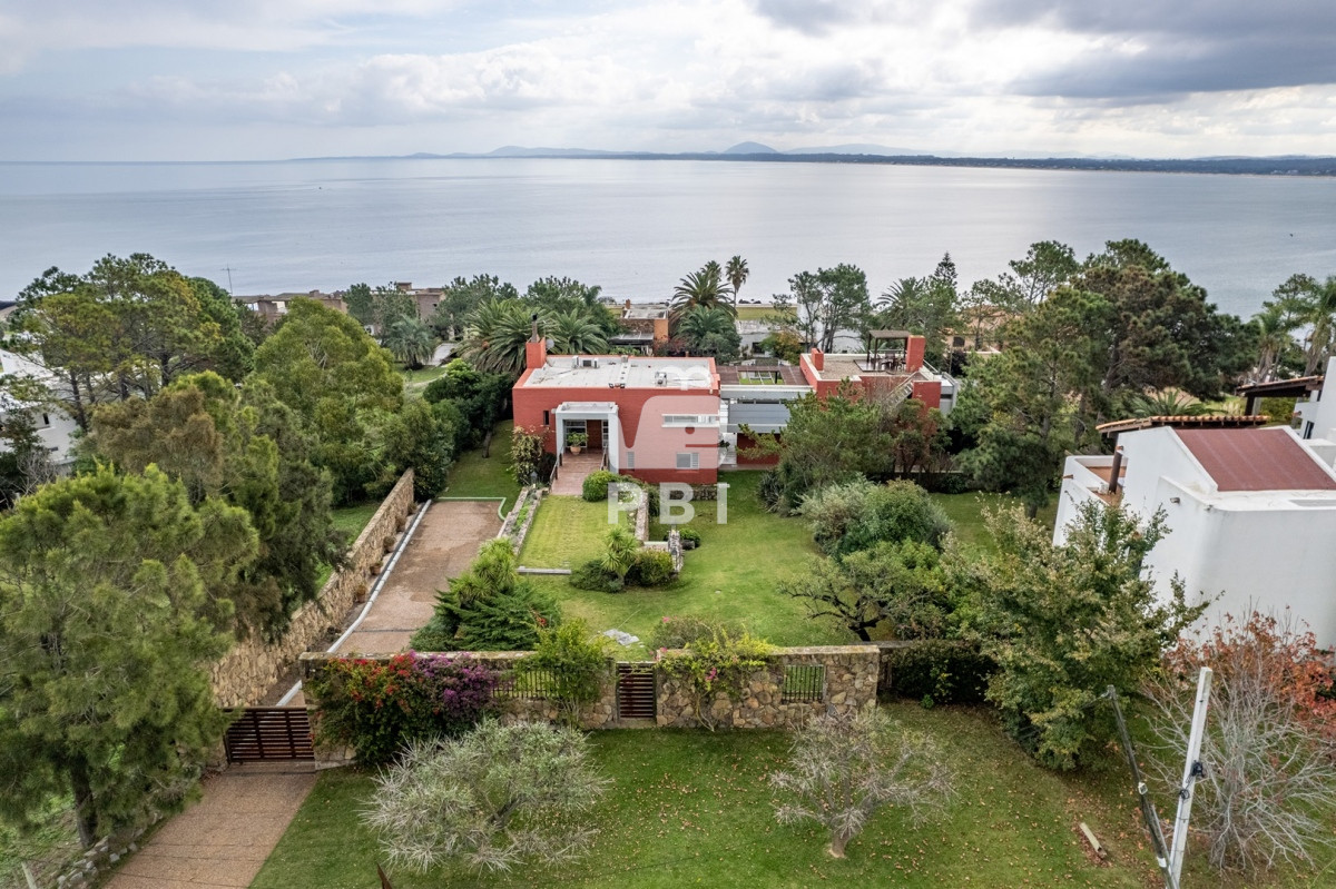 Q2FzYSBkZSA1IGRvcm1pdG9yaW9zIGVuIExvbW8gZGUgbGEgQmFsbGVuYSwgUHVudGEgQmFsbGVuYSAtIFJlZiA6IFBCSTEyNDc5