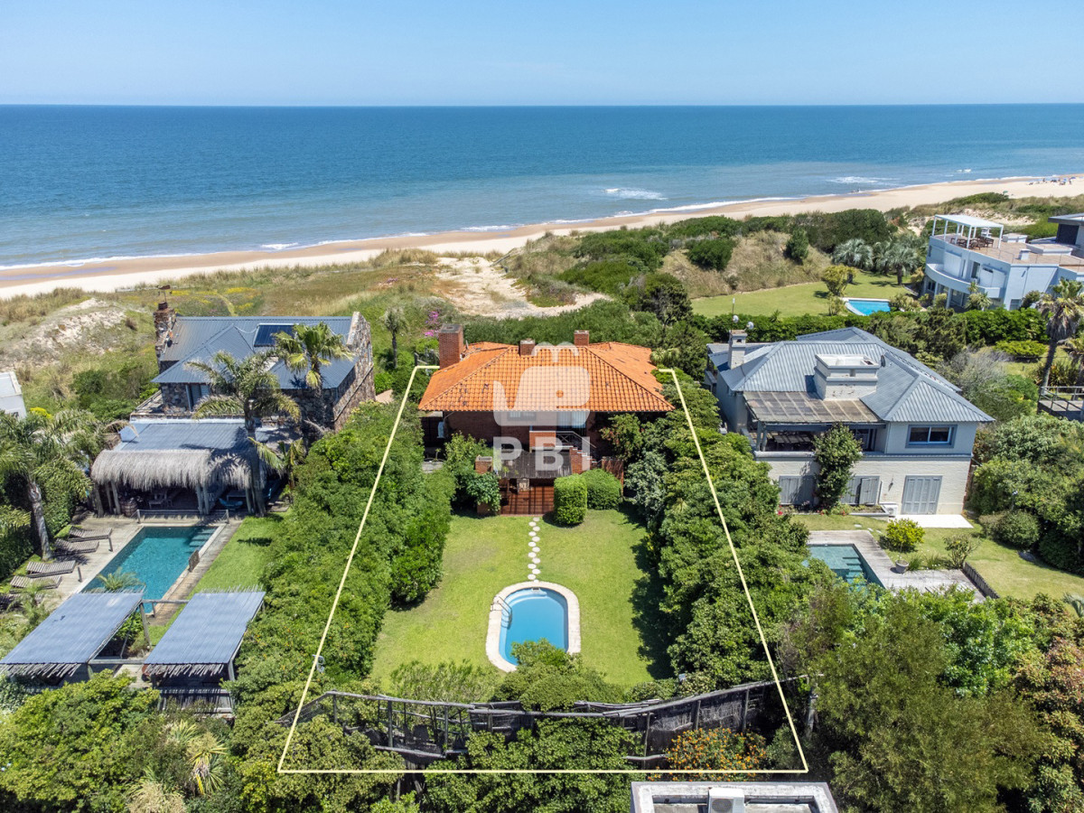 Q2FzYSBkZSAzIGRvcm1pdG9yaW9zIGVuIFRpbyBUb20sIFB1bnRhIEJhbGxlbmEgLSBSZWYgOiBQQkkxNTM5MQ==