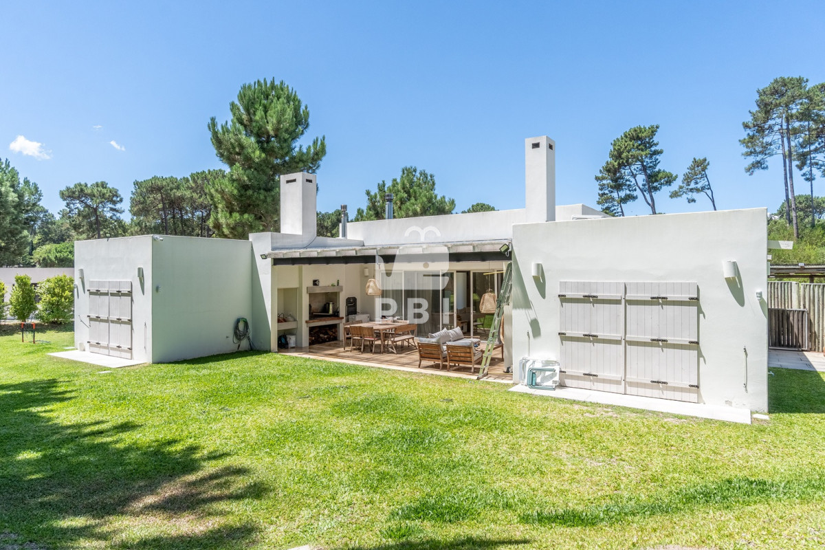 Q2FzYSBlbiB2ZW50YSBlbiBBY3JlcyBkZSBTb2xhbmFzLCBQdW50YSBCYWxsZW5hICAtIFJlZiA6IFBCSTE1NjU2