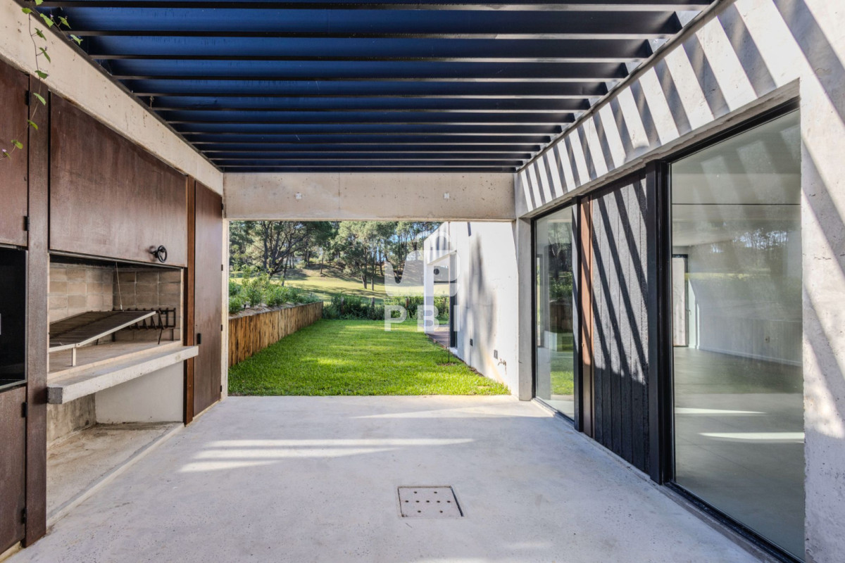 Q2FzYSAzIERPUk1JVE9SSU9TIGVuIENsdWIgZGVsIExhZ28sIFB1bnRhIEJhbGxlbmEgLSBSZWYgOiBQQkkyNjU0