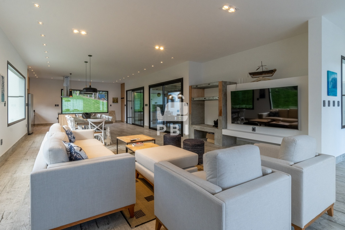 Q2FzYSA0IERPUk1JVE9SSU9TIGVuIEFjcmVzIGRlIFNvbGFuYXMsIFB1bnRhIEJhbGxlbmEgLSBSZWYgOiBQQkkxMzE2OA==