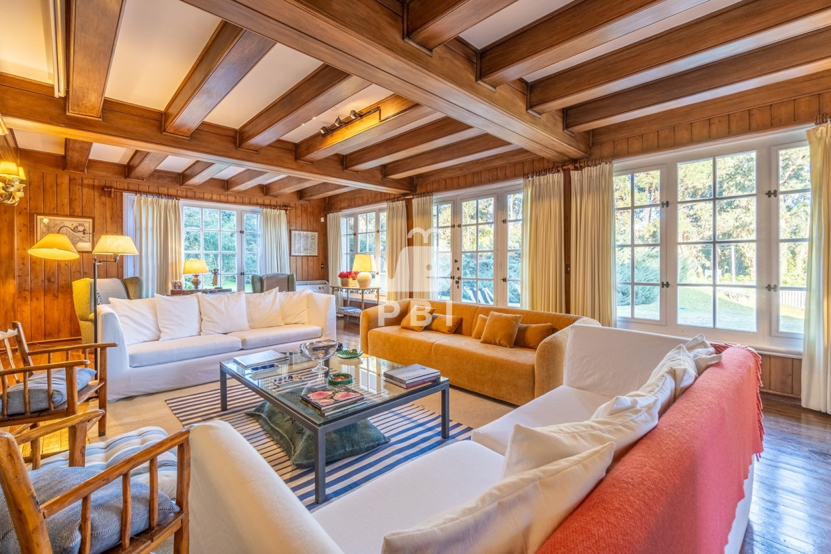 RXhjbHVzaXZhIHByb3BpZWRhZCBlbiB2ZW50YSwgY29uIDUgZG9ybWl0b3Jpb3MsIEVsIEdvbGYsIFB1bnRhIGRlbCBFc3RlLiAtIFJlZiA6IFBCSTEzODQ0