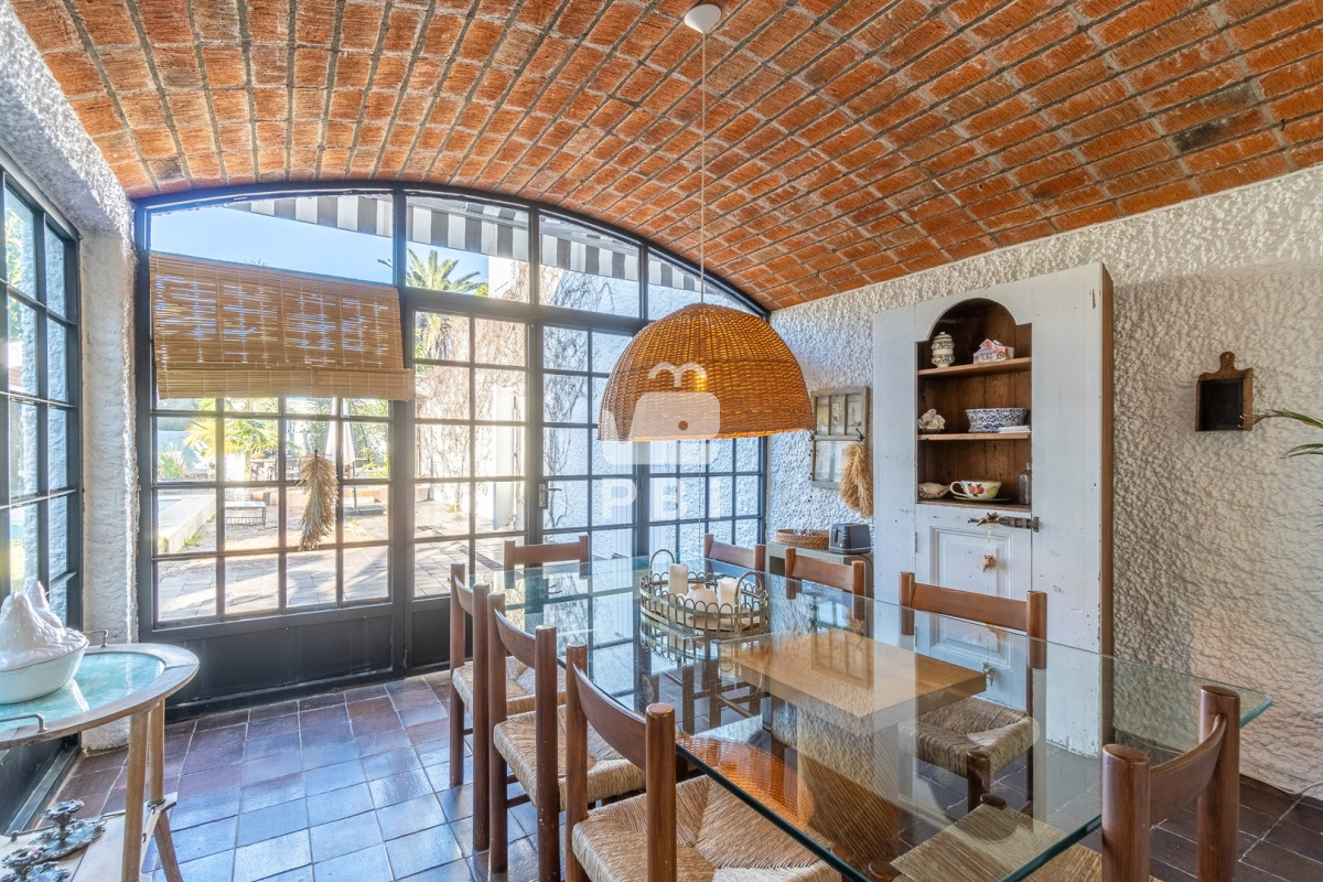 SW52ZXJ0w60gZW4gQ2FsaWRhZDogUHJvcGllZGFkIGRlIDQgRG9ybWl0b3Jpb3MgZW4gUHVudGEgZGVsIEVzdGUgLSBSZWYgOiBQQkkxMzgzOA==