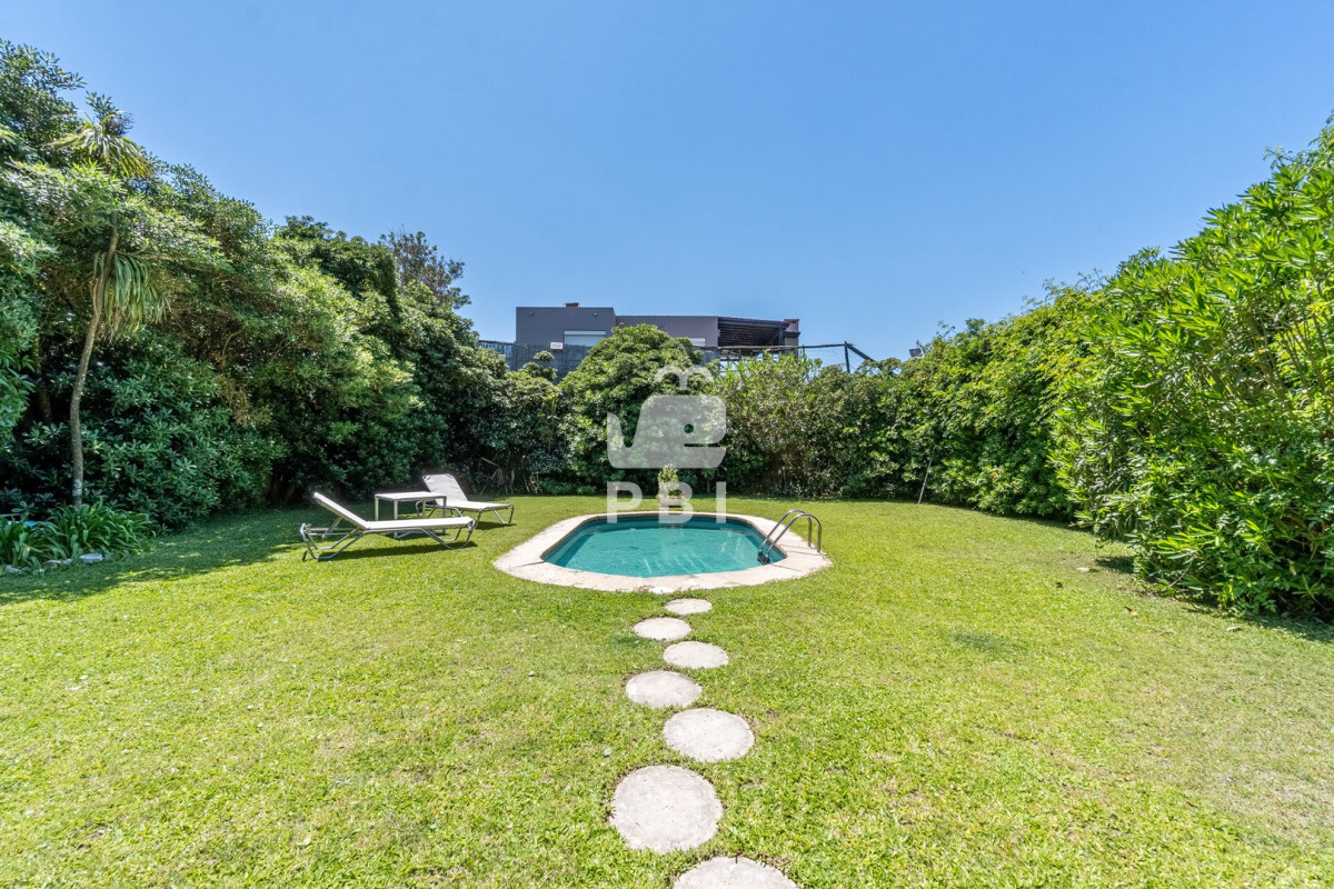 Q2FzYSBkZSAzIGRvcm1pdG9yaW9zIGVuIFRpbyBUb20sIFB1bnRhIEJhbGxlbmEgLSBSZWYgOiBQQkkxNTM5MQ==