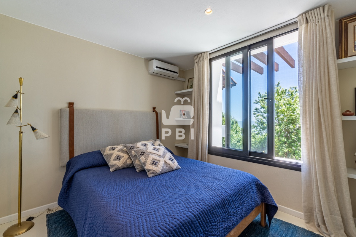 Q2FzYSA0IERPUk1JVE9SSU9TIGVuIExvbW8gZGUgbGEgQmFsbGVuYSwgTWFsZG9uYWRvIC0gUmVmIDogUEJJMjkwMg==