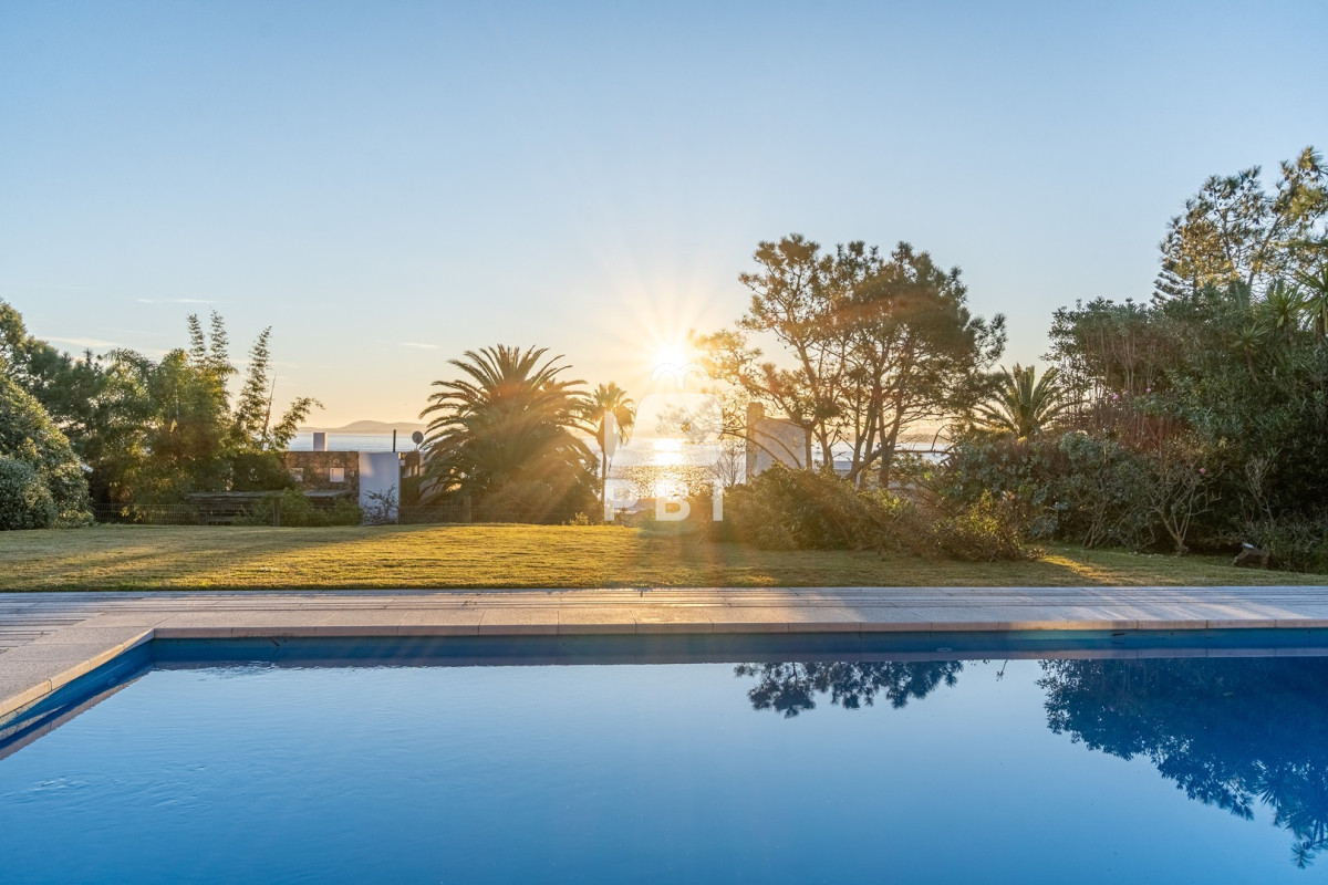 Q2FzYSBkZSA1IGRvcm1pdG9yaW9zIGVuIExvbW8gZGUgbGEgQmFsbGVuYSwgUHVudGEgQmFsbGVuYSAtIFJlZiA6IFBCSTEyNDc5