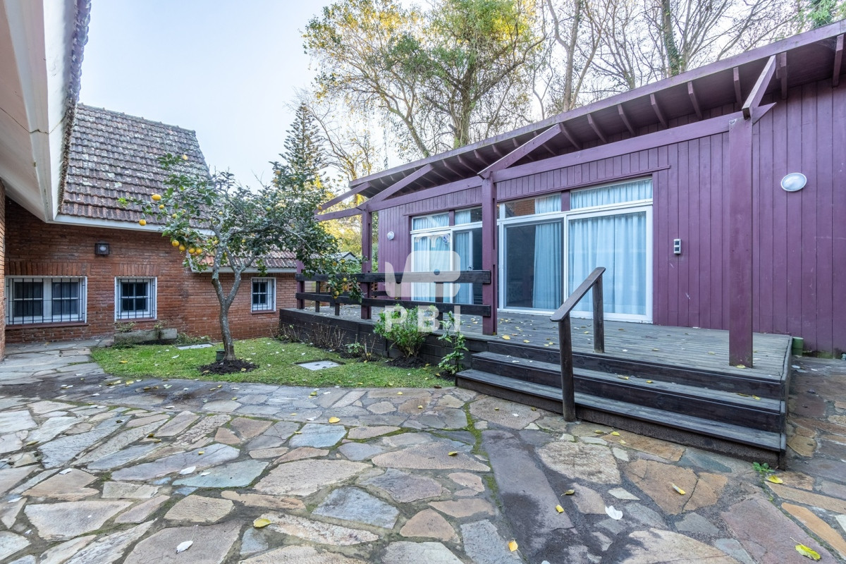 RXhjbHVzaXZhIHByb3BpZWRhZCBlbiB2ZW50YSwgY29uIDUgZG9ybWl0b3Jpb3MsIEVsIEdvbGYsIFB1bnRhIGRlbCBFc3RlLiAtIFJlZiA6IFBCSTEzODQ0