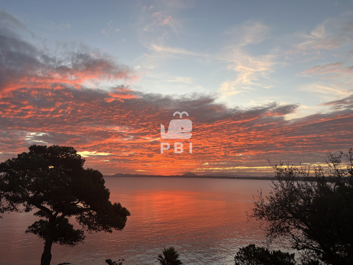 UmVzaWRlbmNpYSBkZSBMdWpvIHNvYnJlIGVsIG1hciBlbiB2ZW50YSBlbiBlbCBMb21vIGRlIGxhIEJhbGxlbmEsIFB1bnRhIEJhbGxlbmEgIC0gUmVmIDogUEJJMTQ1NzU=