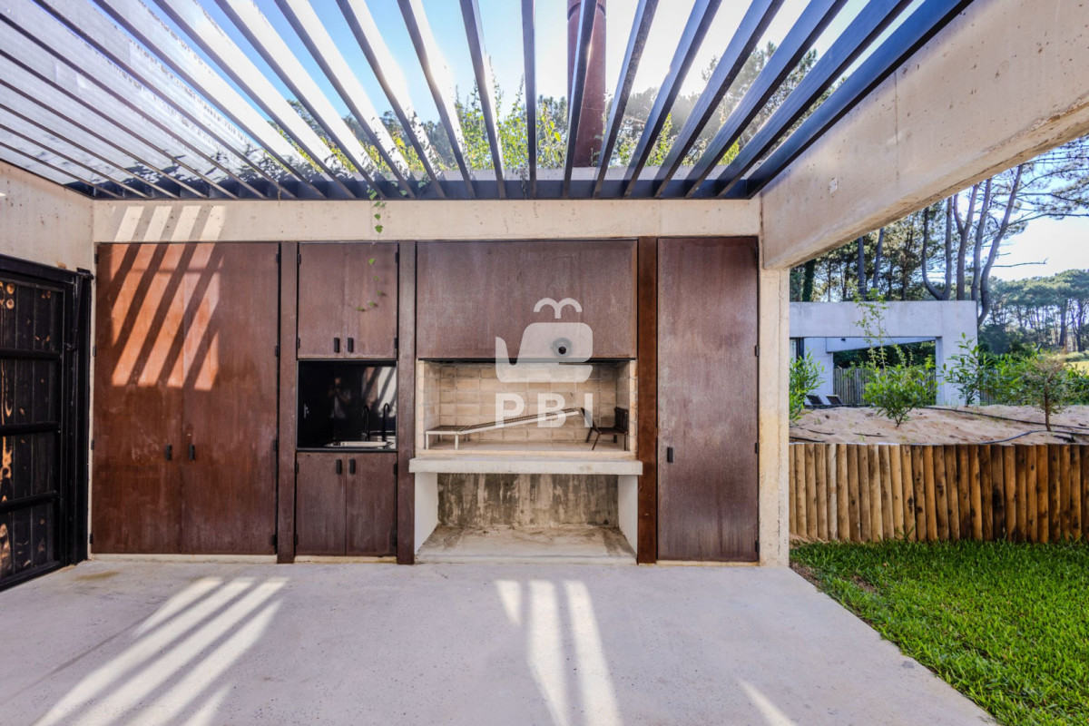 Q2FzYSAzIERPUk1JVE9SSU9TIGVuIENsdWIgZGVsIExhZ28sIFB1bnRhIEJhbGxlbmEgLSBSZWYgOiBQQkkyNjU0