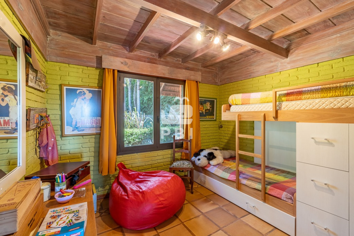 Q2FzYSA0IERPUk1JVE9SSU9TIGVuIExhZ3VuYSBkZWwgU2F1Y2UgLCBQdW50YSBCYWxsZW5hIC0gUmVmIDogUEJJMjQ1NA==