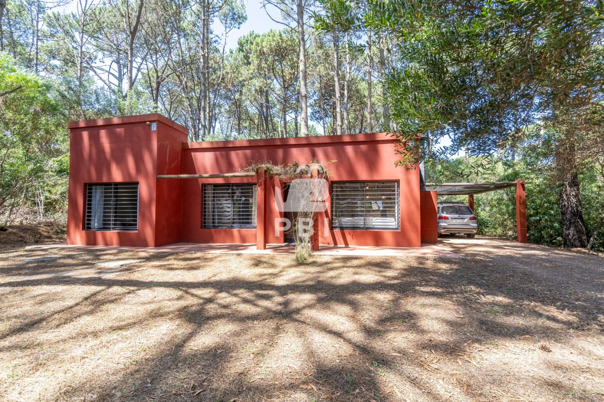 Q2FzYSBkZSAyIGRvcm1pdG9yaW9zIGVuIENsdWIgZGVsIExhZ28sIFB1bnRhIEJhbGxlbmEgLSBSZWYgOiBQQkkyNjMz