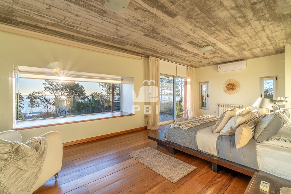 Q2FzYSBkZSA1IGRvcm1pdG9yaW9zIGVuIExvbW8gZGUgbGEgQmFsbGVuYSwgUHVudGEgQmFsbGVuYSAtIFJlZiA6IFBCSTEyNDc5