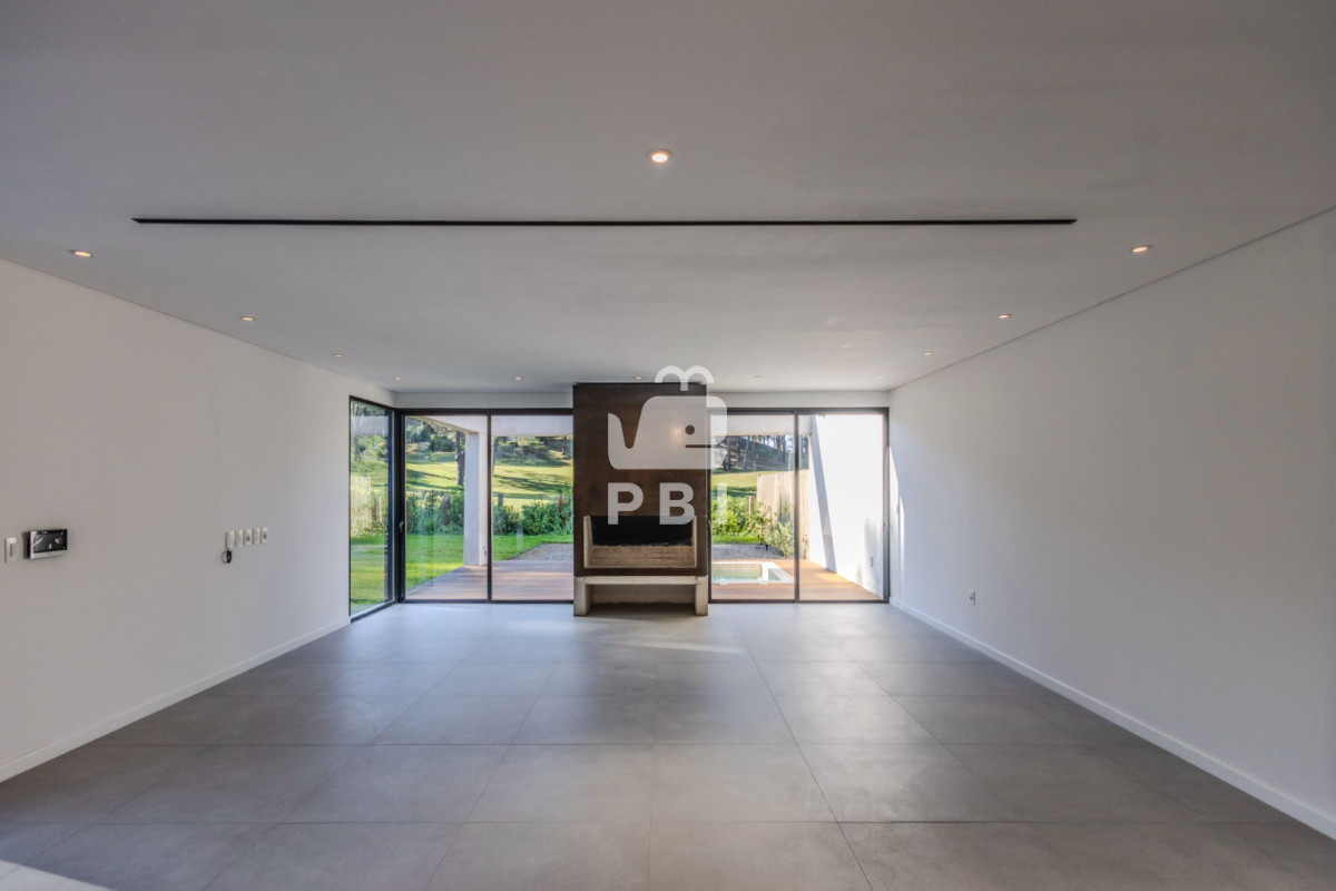 Q2FzYSAzIERPUk1JVE9SSU9TIGVuIENsdWIgZGVsIExhZ28sIFB1bnRhIEJhbGxlbmEgLSBSZWYgOiBQQkkyNjU0