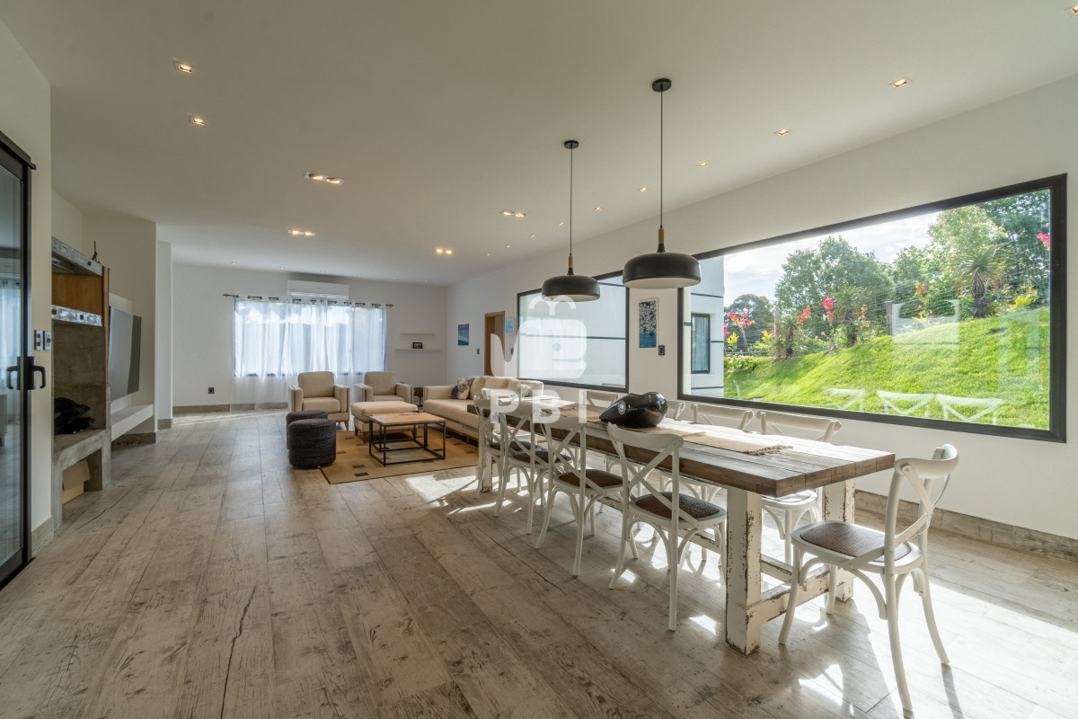 Q2FzYSA0IERPUk1JVE9SSU9TIGVuIEFjcmVzIGRlIFNvbGFuYXMsIFB1bnRhIEJhbGxlbmEgLSBSZWYgOiBQQkkxMzE2OA==