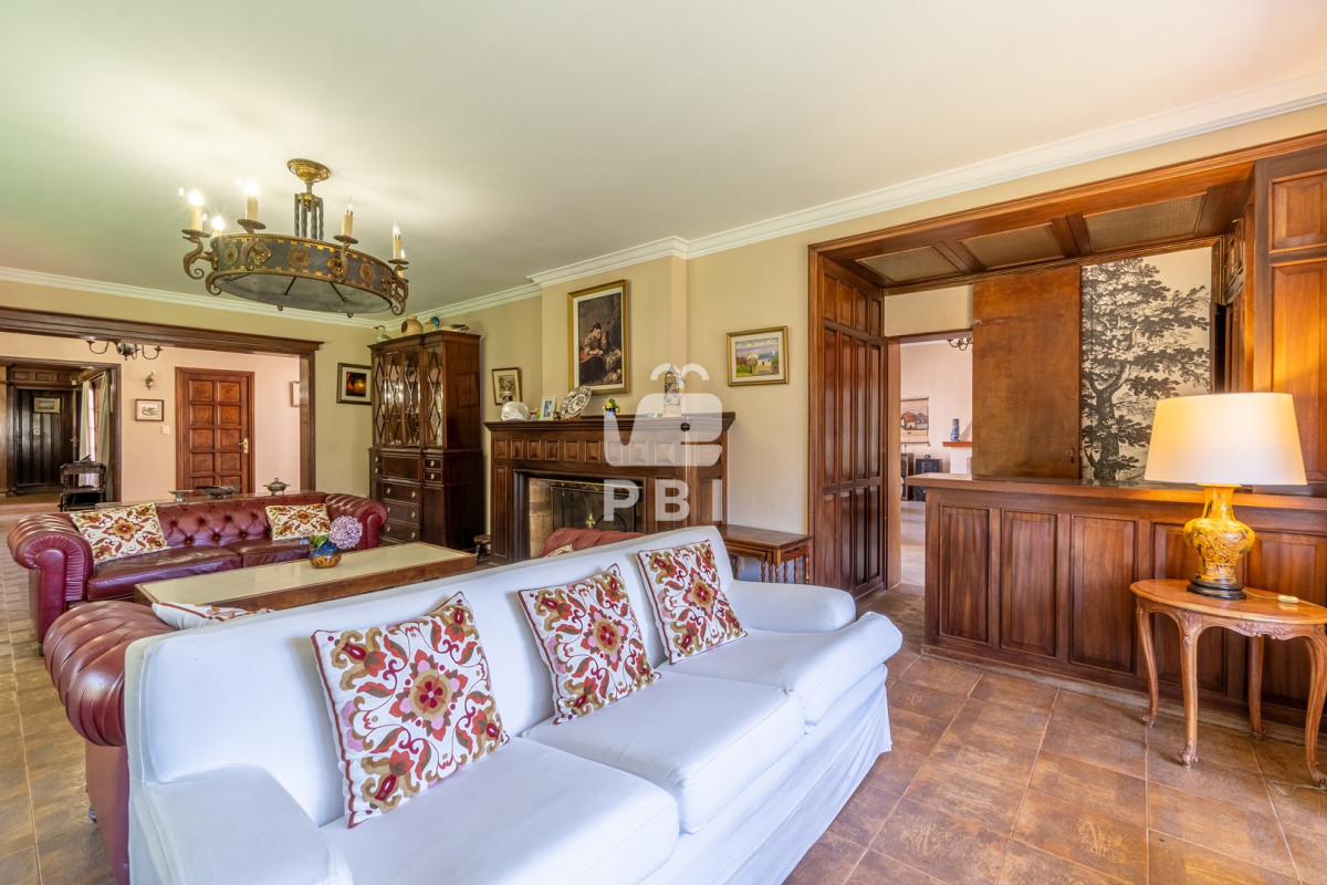 Q2FzYSA2IGRvcm1pdG9yaW9zICsgc2VydmljaW8gKyBwaXNjaW5hIFBsYXlhIE1hbnNhICAtIFJlZiA6IFBCSTE0MzMy