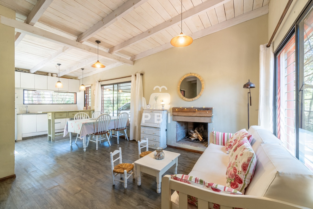 Q2FzYSBkZSAyIGRvcm1pdG9yaW9zIGVuIENsdWIgZGVsIExhZ28sIFB1bnRhIEJhbGxlbmEgLSBSZWYgOiBQQkkyNjMz