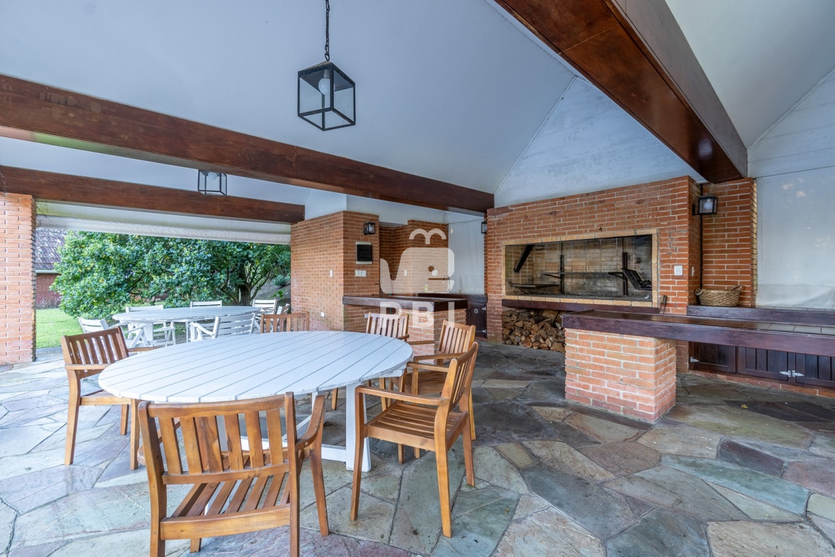 RXhjbHVzaXZhIHByb3BpZWRhZCBlbiB2ZW50YSwgY29uIDUgZG9ybWl0b3Jpb3MsIEVsIEdvbGYsIFB1bnRhIGRlbCBFc3RlLiAtIFJlZiA6IFBCSTEzODQ0