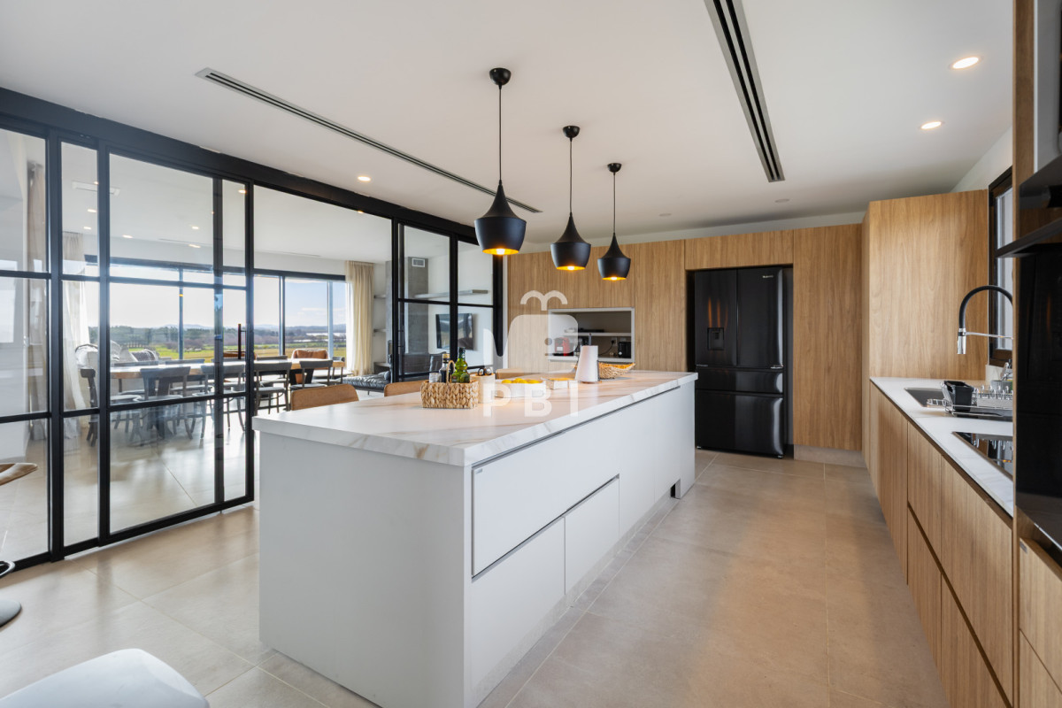 Q2FzYSBlbiB2ZW50YSBlbiBMYWd1bmEgZGUgbG9zIENpc25lcywgUHVudGEgQmFsbGVuYS4gLSBSZWYgOiBQQkkxNTQ3Mg==