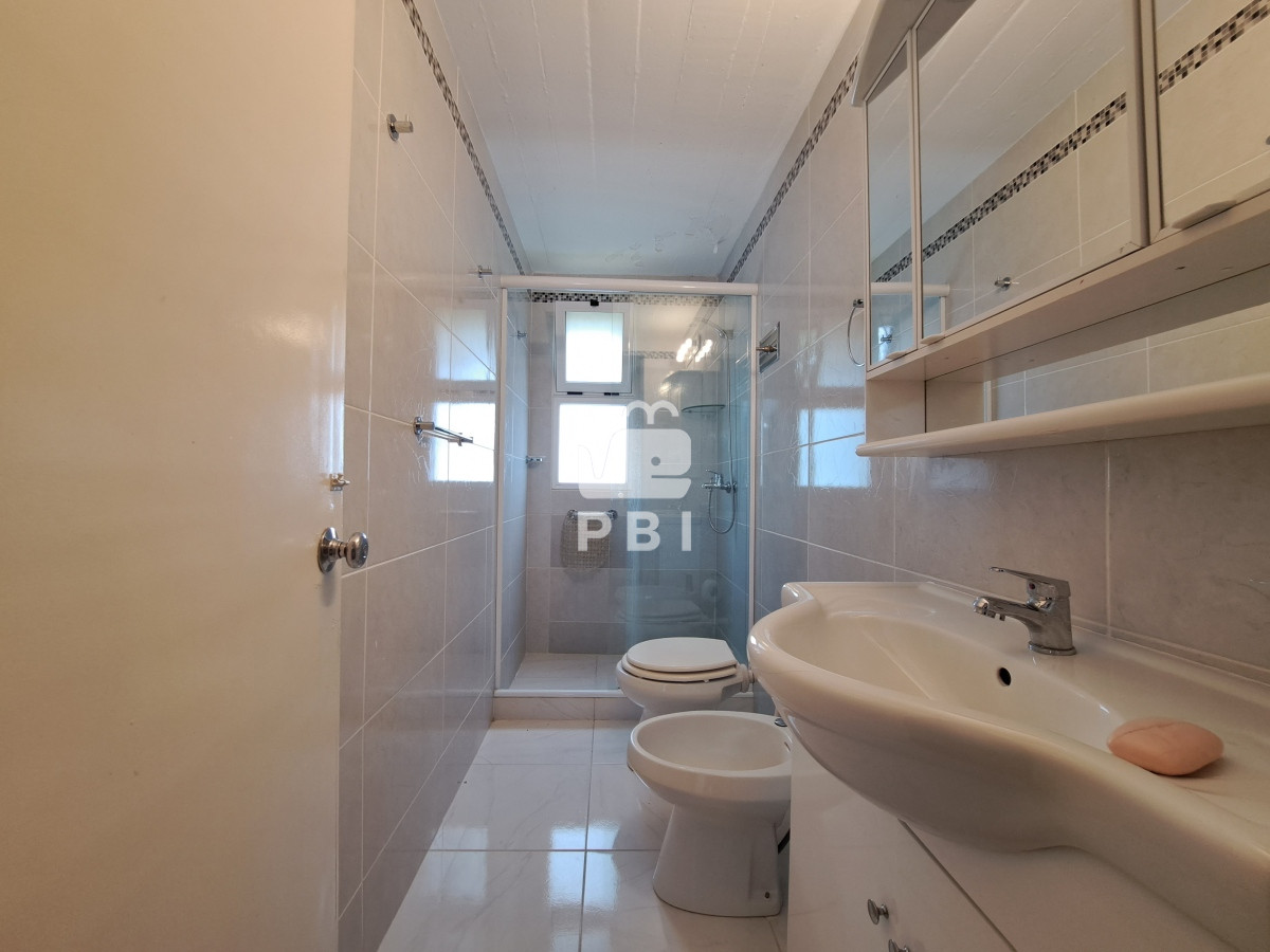 Q2FzYSA0IERPUk1JVE9SSU9TIGVuIENhbWlubyBMdXNzaWNoLCBQdW50YSBCYWxsZW5hIC0gUmVmIDogUEJJMTMxODE=