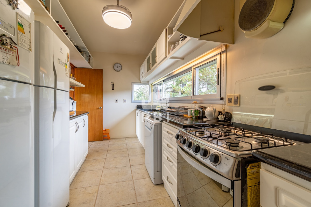 Q2FzYSBkZSA1IGRvcm1pdG9yaW9zIGVuIExvbW8gZGUgbGEgQmFsbGVuYSwgUHVudGEgQmFsbGVuYSAtIFJlZiA6IFBCSTEyNDc5