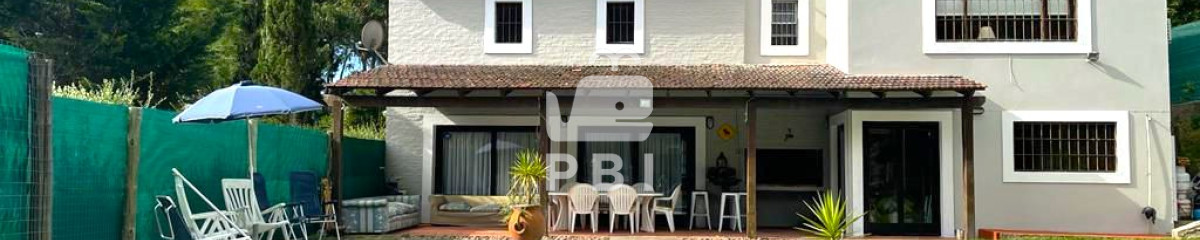Venta de  casa 4 dormitorios+ servicio  - Ref : PBI12151