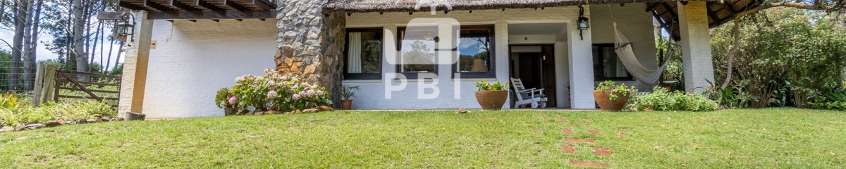 Casa de 5 dormitorios en Club del Lago, Punta Ballena. - Ref : PBI13371
