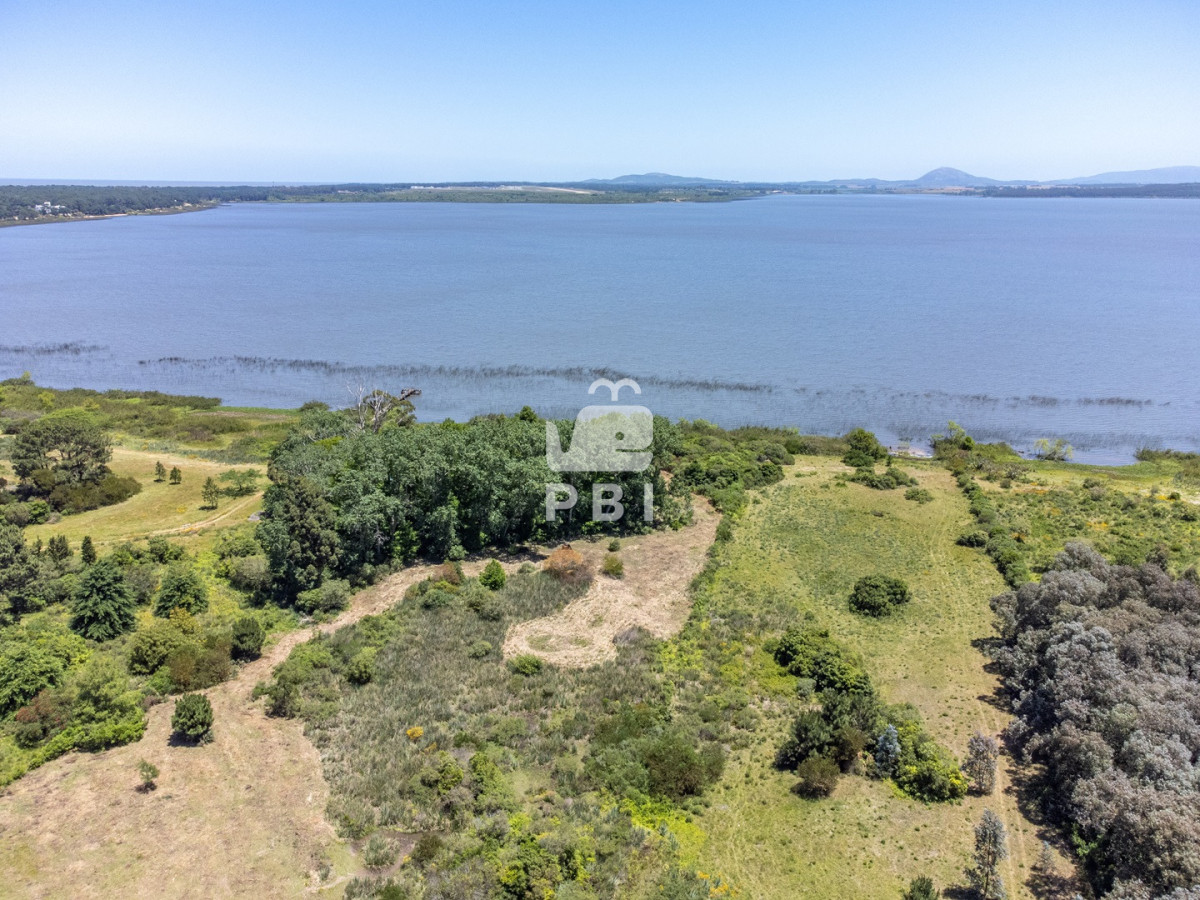 VmVudGEgZGUgQ2hhY3JhIGVuIExhZ3VuYSBkZWwgU2F1Y2UsIFB1bnRhIGRlbCBFc3RlIC0gUmVmIDogUEJJMjE1NA==