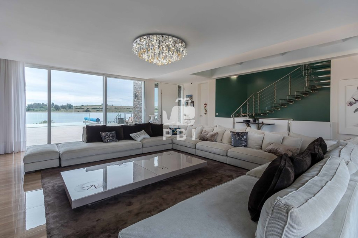 VmVudGEgZGUgQ2hhY3JhIDYgRE9STUlUT1JJT1MgZW4gTGFndW5hIGRlbCBTYXVjZSwgUHVudGEgZGVsIEVzdGUgLSBSZWYgOiBQQkkyMTU3