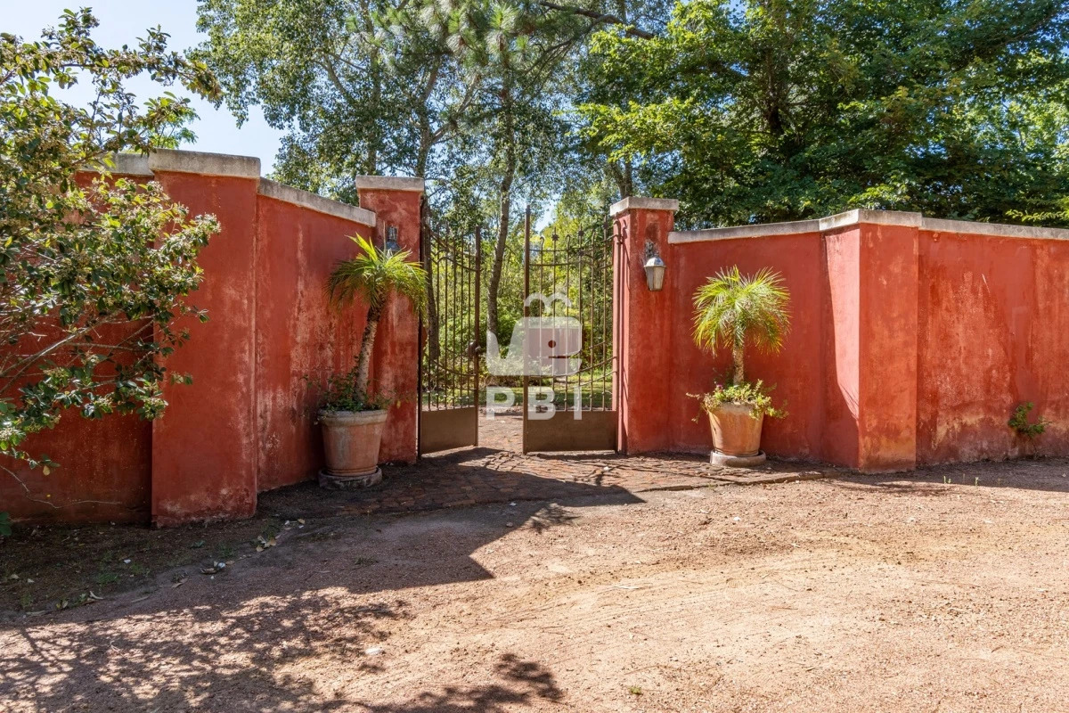 Q2hhY3JhIGVuIENhbWlubyBMdXNzaWNoLCBQdW50YSBCYWxsZW5hIC0gUmVmIDogUEJJMzEwNQ==