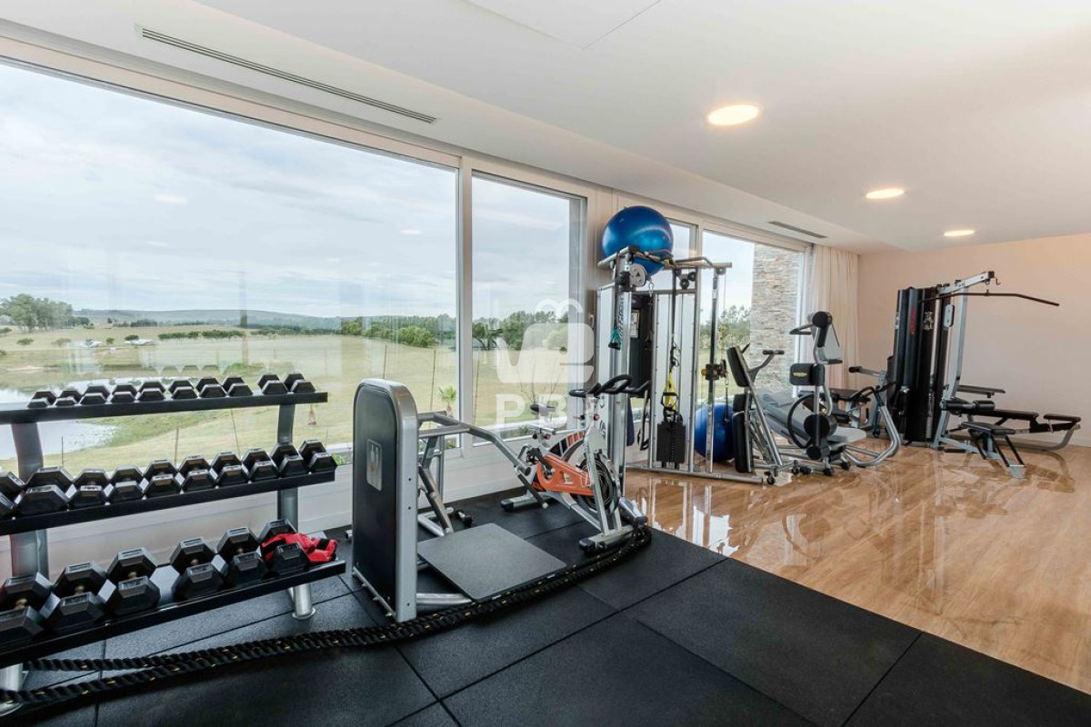 VmVudGEgZGUgQ2hhY3JhIDYgRE9STUlUT1JJT1MgZW4gTGFndW5hIGRlbCBTYXVjZSwgUHVudGEgZGVsIEVzdGUgLSBSZWYgOiBQQkkyMTU3