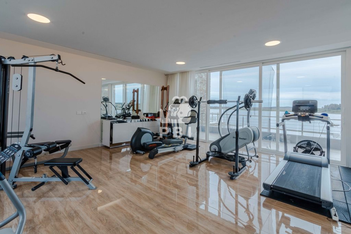 VmVudGEgZGUgQ2hhY3JhIDYgRE9STUlUT1JJT1MgZW4gTGFndW5hIGRlbCBTYXVjZSwgUHVudGEgZGVsIEVzdGUgLSBSZWYgOiBQQkkyMTU3