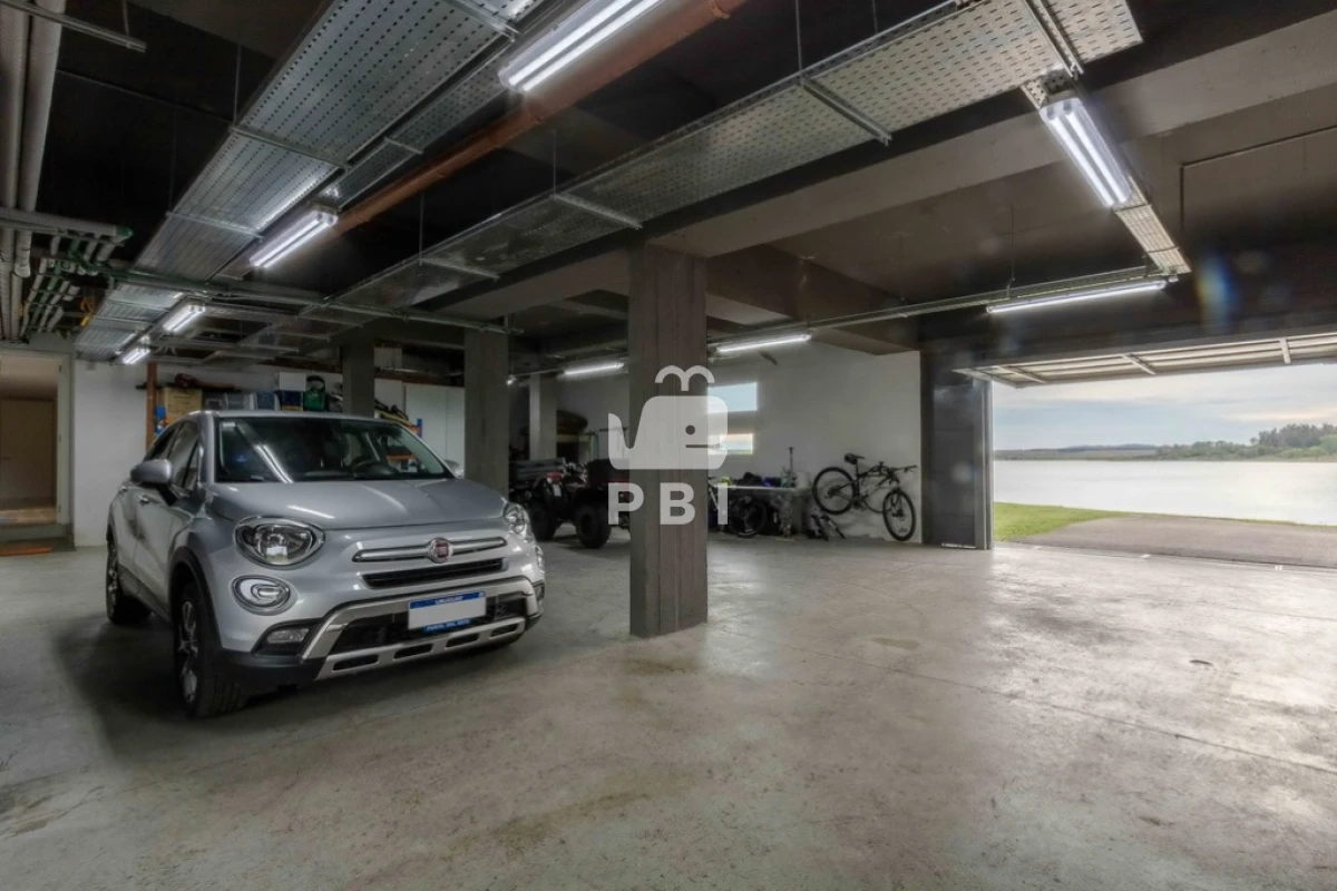 VmVudGEgZGUgQ2hhY3JhIDYgRE9STUlUT1JJT1MgZW4gTGFndW5hIGRlbCBTYXVjZSwgUHVudGEgZGVsIEVzdGUgLSBSZWYgOiBQQkkyMTU3