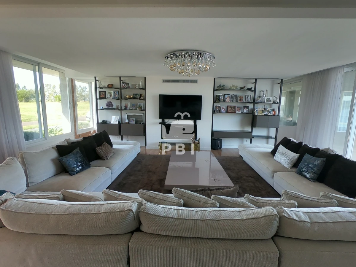 VmVudGEgZGUgQ2hhY3JhIDYgRE9STUlUT1JJT1MgZW4gTGFndW5hIGRlbCBTYXVjZSwgUHVudGEgZGVsIEVzdGUgLSBSZWYgOiBQQkkyMTU3