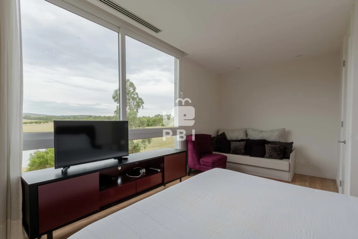 VmVudGEgZGUgQ2hhY3JhIDYgRE9STUlUT1JJT1MgZW4gTGFndW5hIGRlbCBTYXVjZSwgUHVudGEgZGVsIEVzdGUgLSBSZWYgOiBQQkkyMTU3