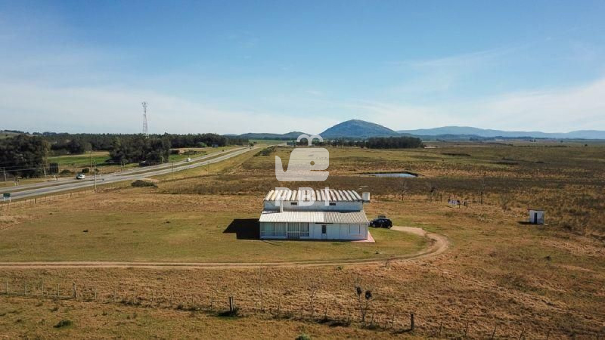 Q2hhY3JhIGVuIHZlbnRhIFJ1cmFsIDMgZG9ybWl0b3Jpb3MgLSBSZWYgOiBQQkk4MzU=