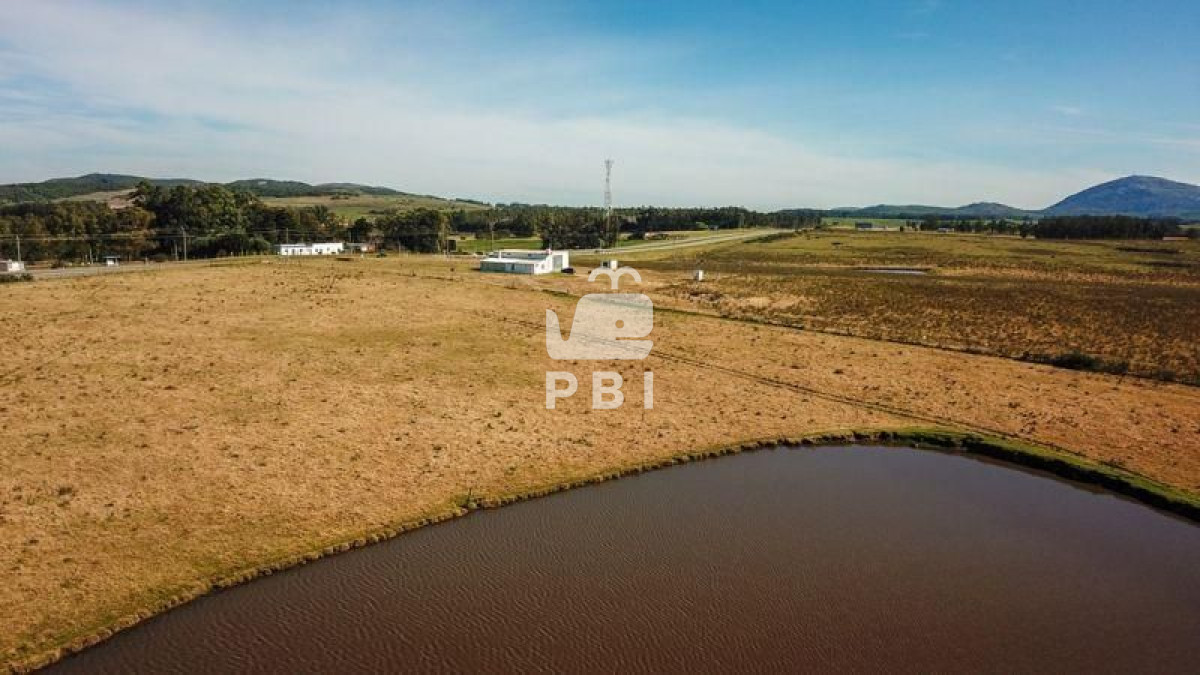 Q2hhY3JhIGVuIHZlbnRhIFJ1cmFsIDMgZG9ybWl0b3Jpb3MgLSBSZWYgOiBQQkk4MzU=