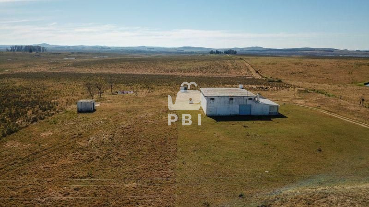 Q2hhY3JhIGVuIHZlbnRhIFJ1cmFsIDMgZG9ybWl0b3Jpb3MgLSBSZWYgOiBQQkk4MzU=