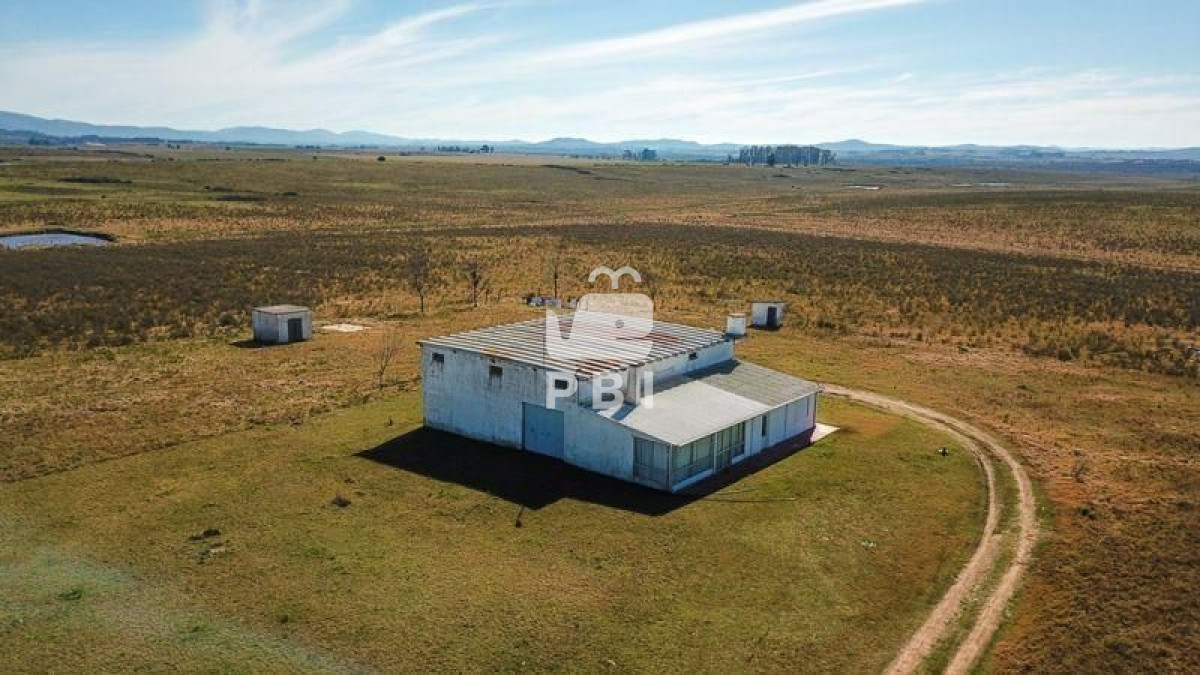 Q2hhY3JhIGVuIHZlbnRhIFJ1cmFsIDMgZG9ybWl0b3Jpb3MgLSBSZWYgOiBQQkk4MzU=