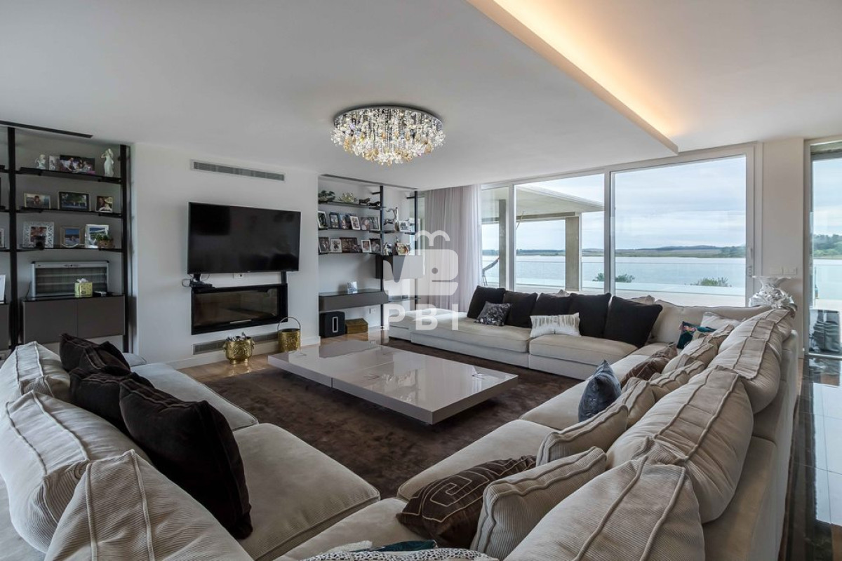 VmVudGEgZGUgQ2hhY3JhIDYgRE9STUlUT1JJT1MgZW4gTGFndW5hIGRlbCBTYXVjZSwgUHVudGEgZGVsIEVzdGUgLSBSZWYgOiBQQkkyMTU3