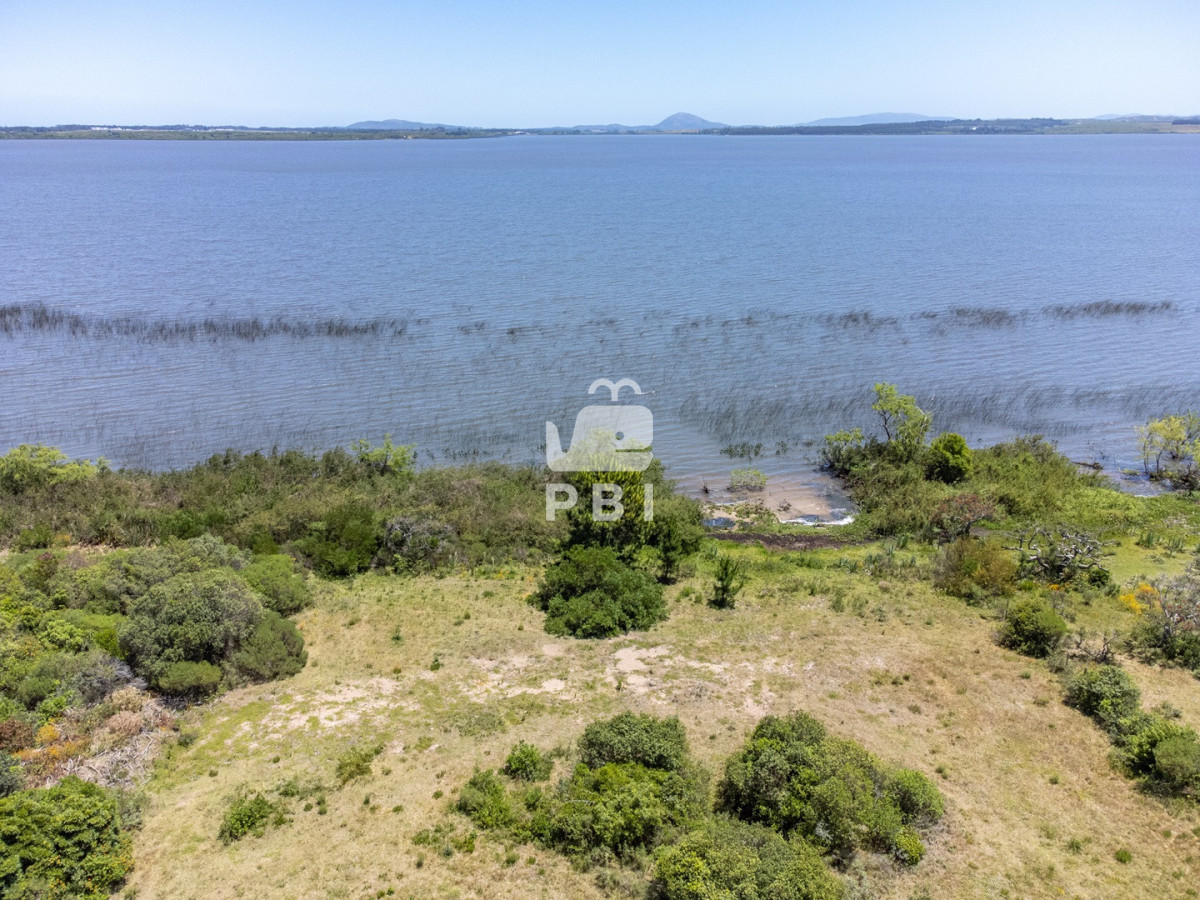 VmVudGEgZGUgQ2hhY3JhIGVuIExhZ3VuYSBkZWwgU2F1Y2UsIFB1bnRhIGRlbCBFc3RlIC0gUmVmIDogUEJJMjE1NQ==