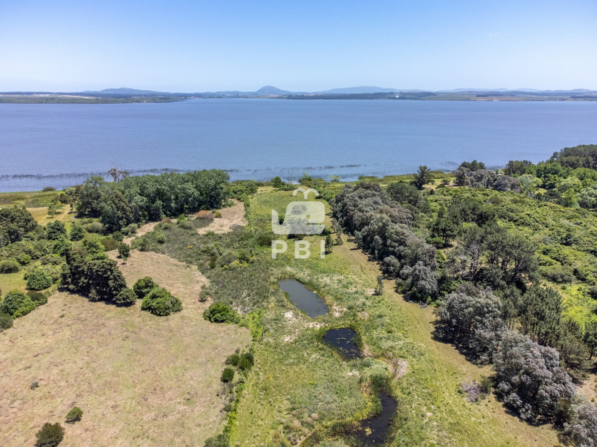 VmVudGEgZGUgQ2hhY3JhIGVuIExhZ3VuYSBkZWwgU2F1Y2UsIFB1bnRhIGRlbCBFc3RlIC0gUmVmIDogUEJJMjE1NQ==