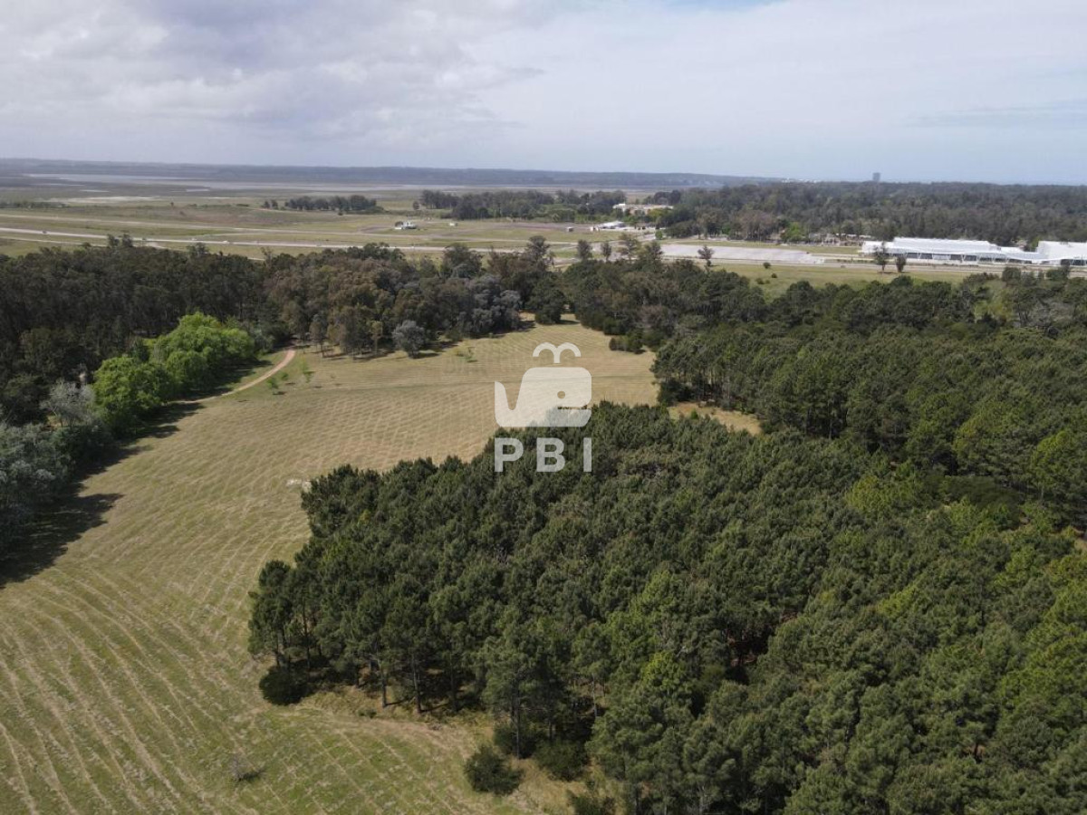 Venta de  lote Barrio Privado Punta del Este  - Ref : PBI12668