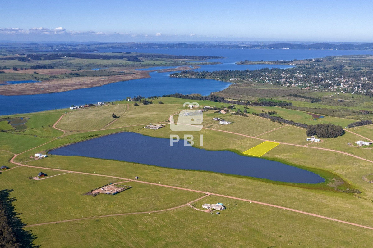 Terreno en Laguna de los Cisnes - Ref : PBI12680