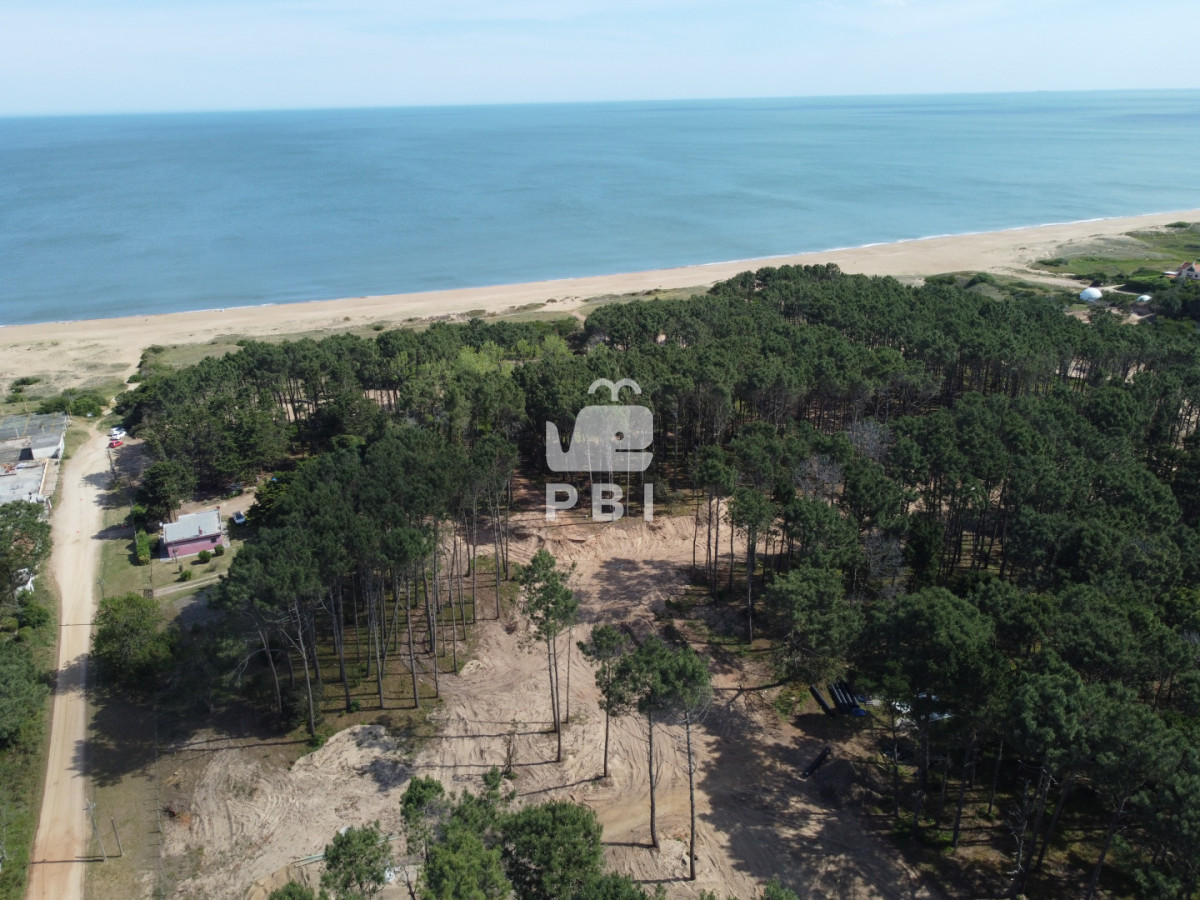 VGVycmVubyBlbiB2ZW50YSBlbiBiYXJyaW8gcHJpdmFkbyBBc3RyYSwgUHVudGEgQmFsbGVuYSAtIFJlZiA6IFBCSTE1NTU2